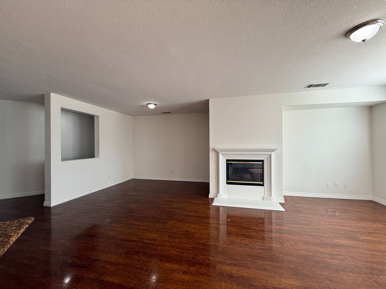 39201 Jacob Dr - Photo 4 of 18