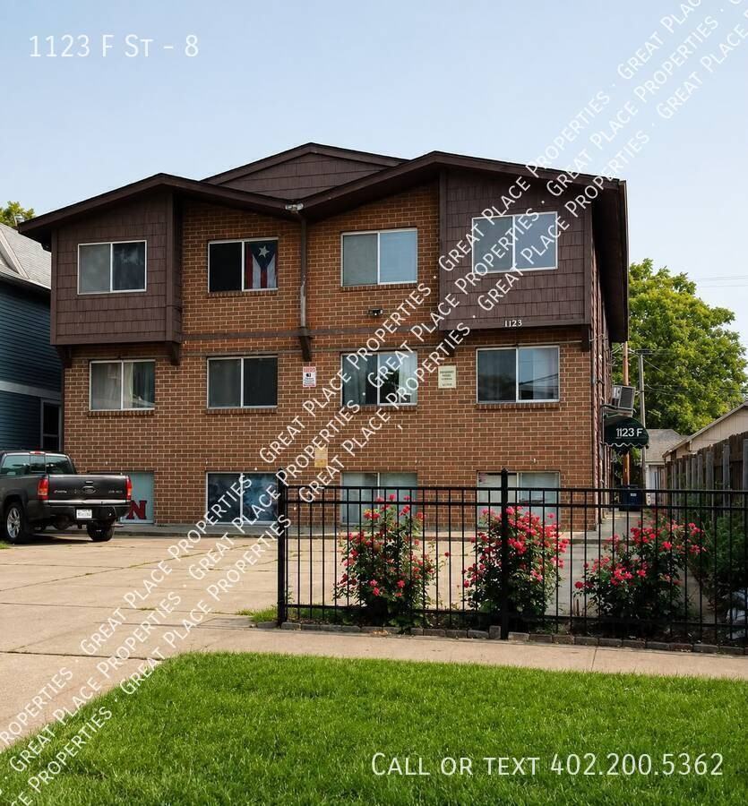 1123 F St #8