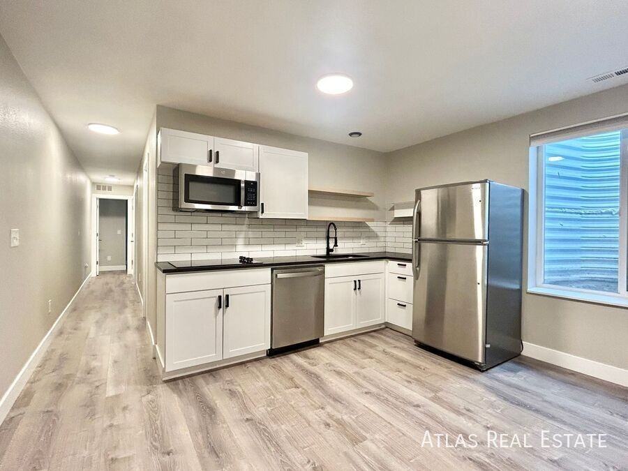 4711 Columbine St #B - Photo 2 of 12