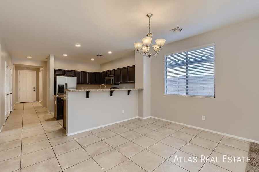 2610 W Gaby Rd - Photo 5 of 16