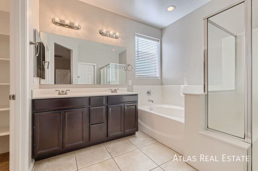 2610 W Gaby Rd - Photo 6 of 16