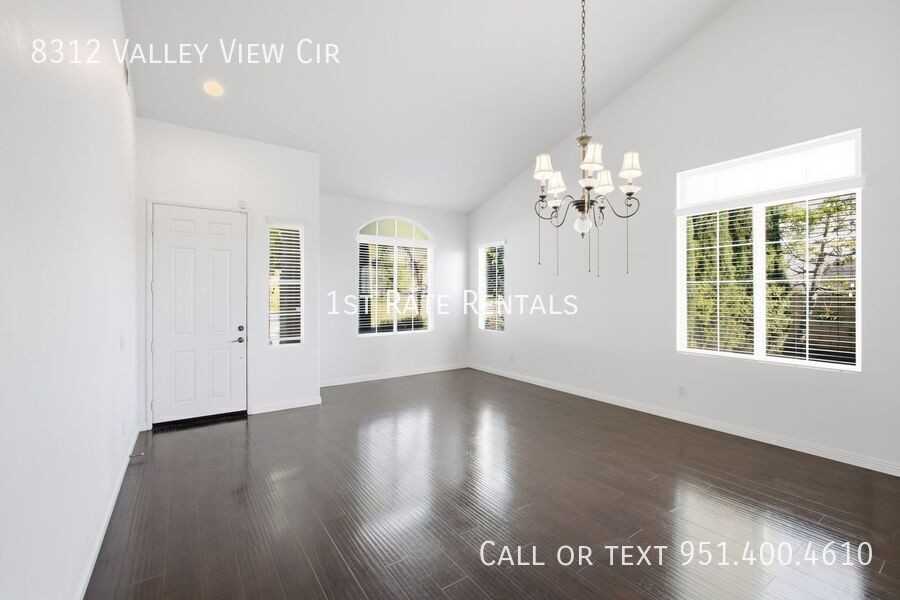 8312 Valley View Cir - Photo 2 of 16