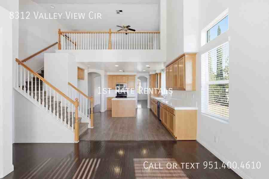 8312 Valley View Cir - Photo 3 of 16