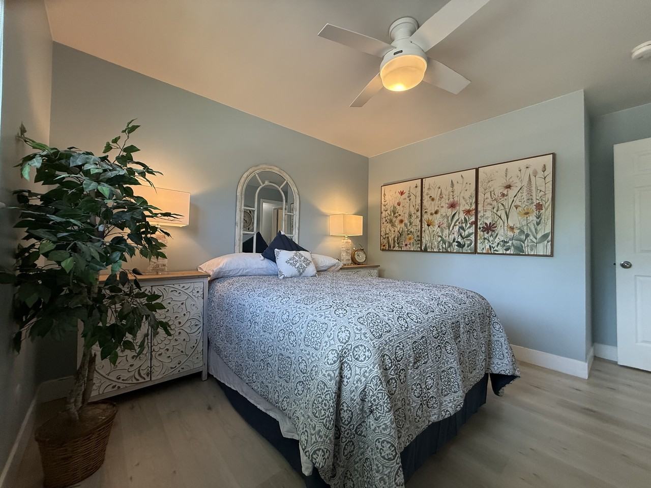 6981 Beech St #1 - Photo 5 of 15