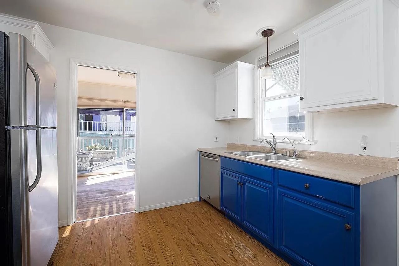 6985 Wisconsin Ave - Photo 2 of 17