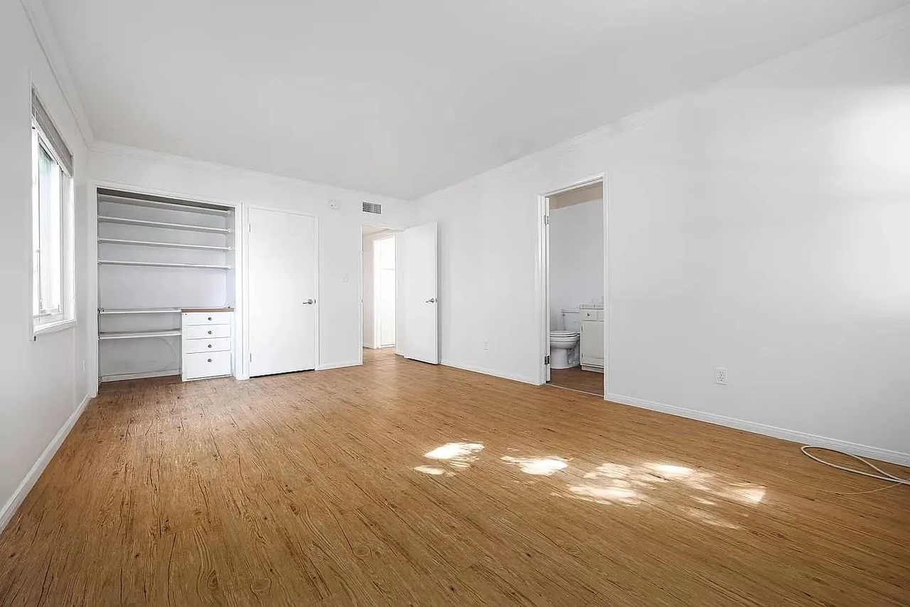 6985 Wisconsin Ave - Photo 5 of 17