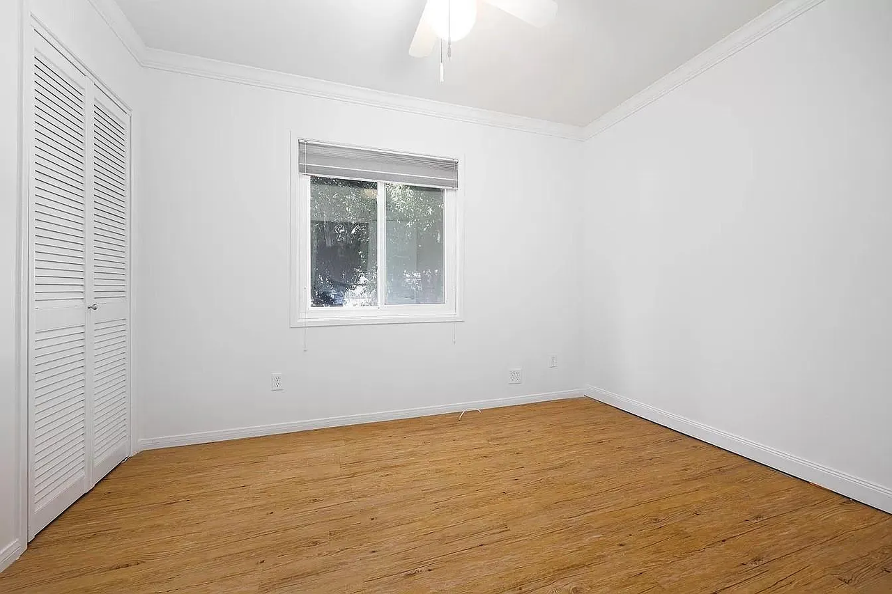 6985 Wisconsin Ave - Photo 6 of 17