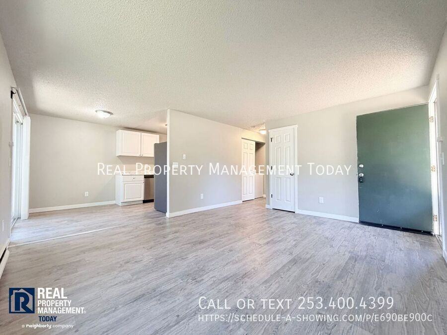 1410 Josephine Ct Se - Photo 2 of 22