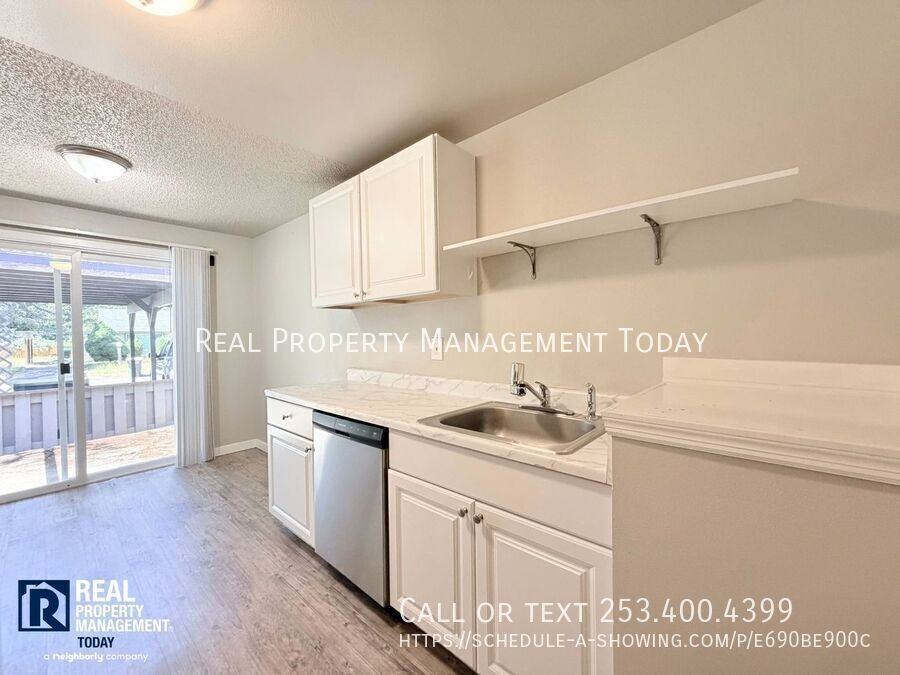 1410 Josephine Ct Se - Photo 3 of 22
