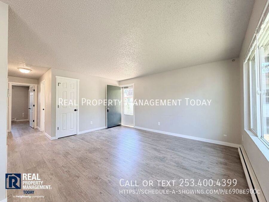 1410 Josephine Ct Se - Photo 5 of 22