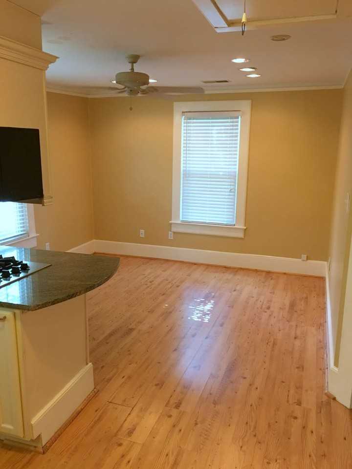 406 Maple St - Photo 4 of 10