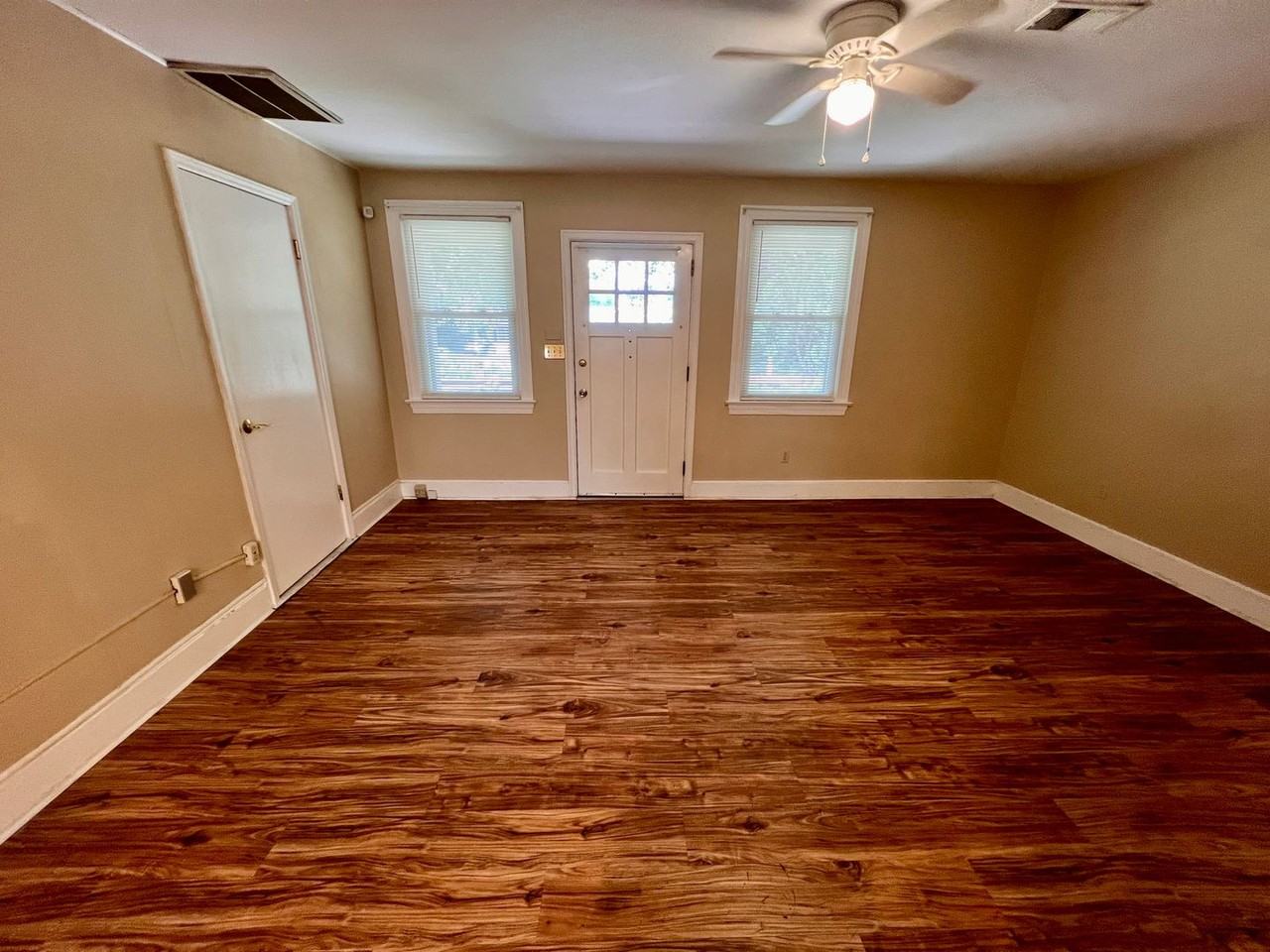 4126 Beecliff Dr - Photo 2 of 16