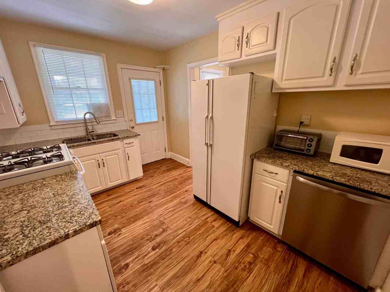 4126 Beecliff Dr - Photo 6 of 16