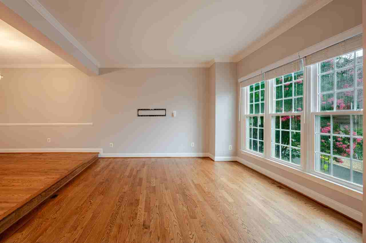 2714 Earls Ct - Photo 2 of 43