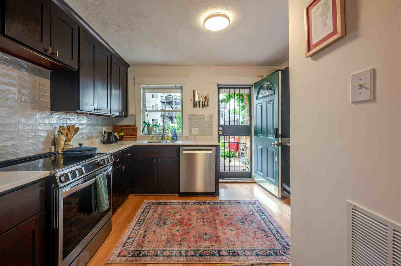 235 17th St Se - Photo 7 of 27