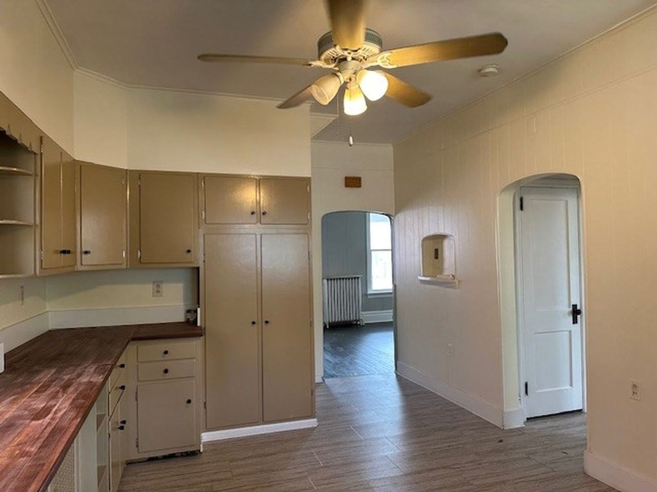 904 Bridge St #1 - Photo 5 of 11