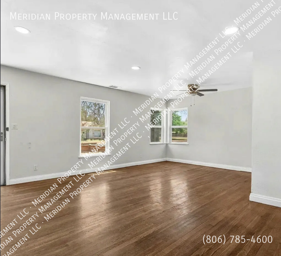 2426 31st St - Photo 3 of 19