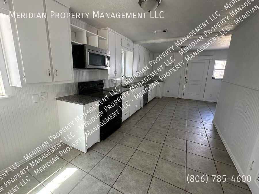 2426 31st St - Photo 5 of 19