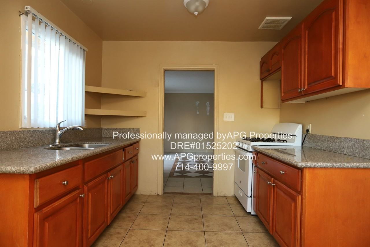 1834 W Gramercy Ave #A - Photo 6 of 17