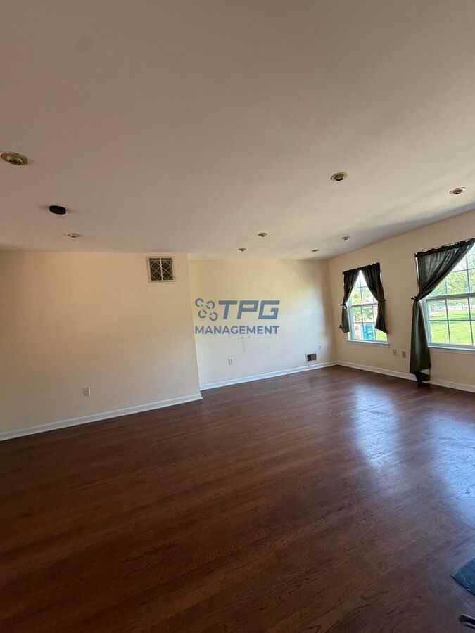 83 Nathan Blvd - Photo 3 of 16
