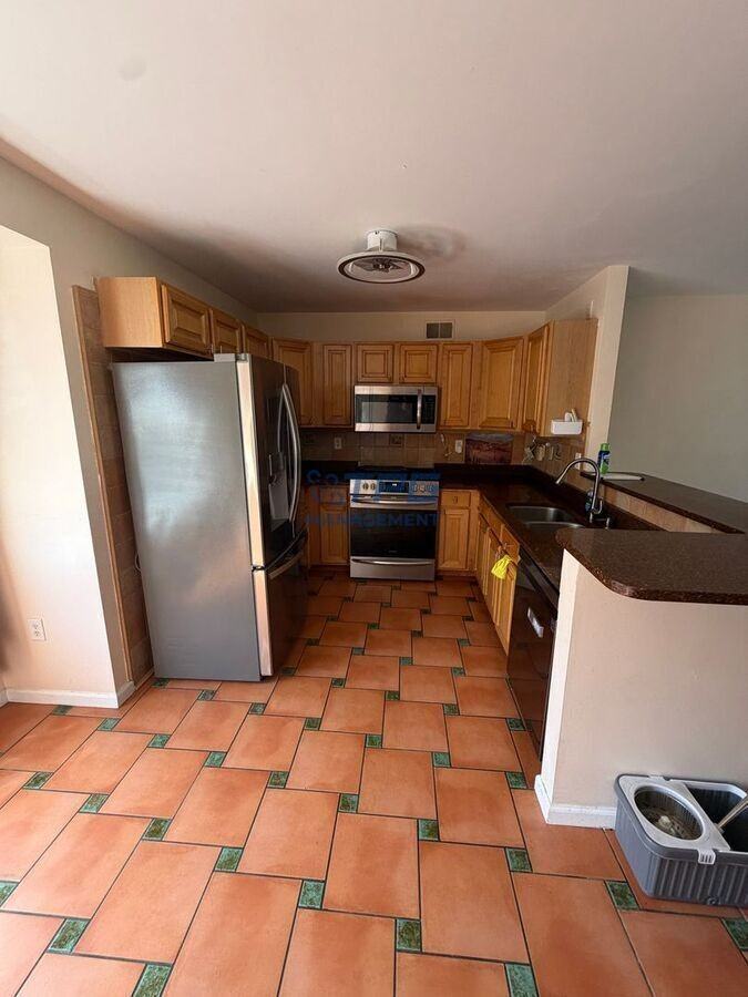 83 Nathan Blvd - Photo 4 of 16