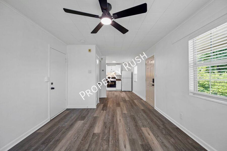 424 Hedgewood Dr - Photo 5 of 29