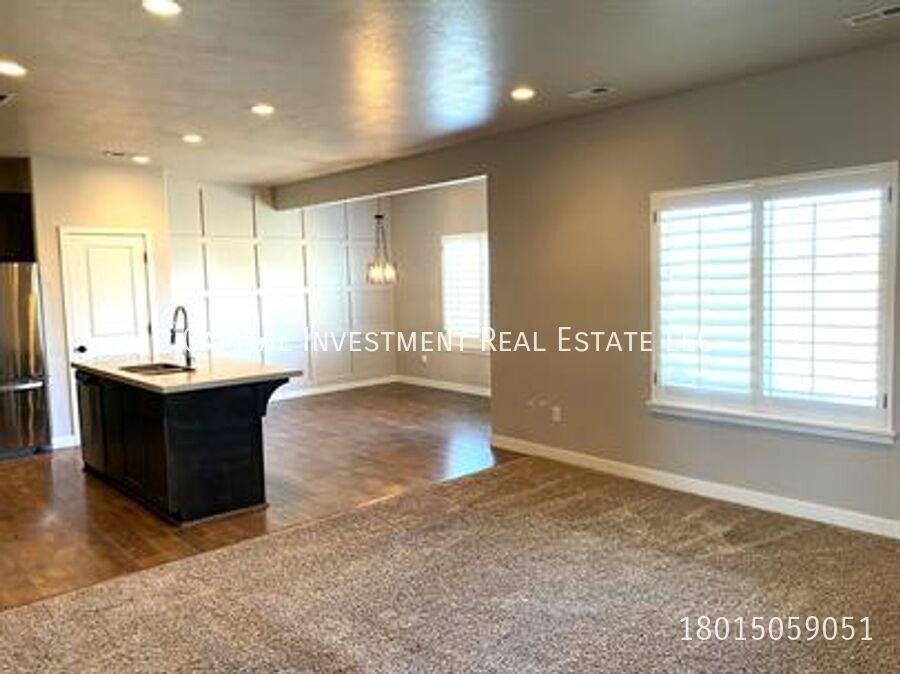 11907 S Rushmore Park Ln - Photo 2 of 18