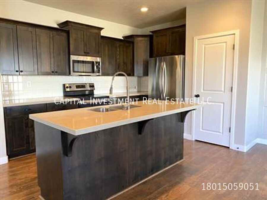 11907 S Rushmore Park Ln - Photo 3 of 18