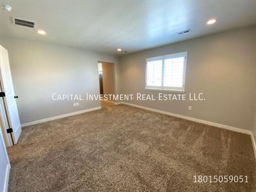11907 S Rushmore Park Ln - Photo 7 of 18