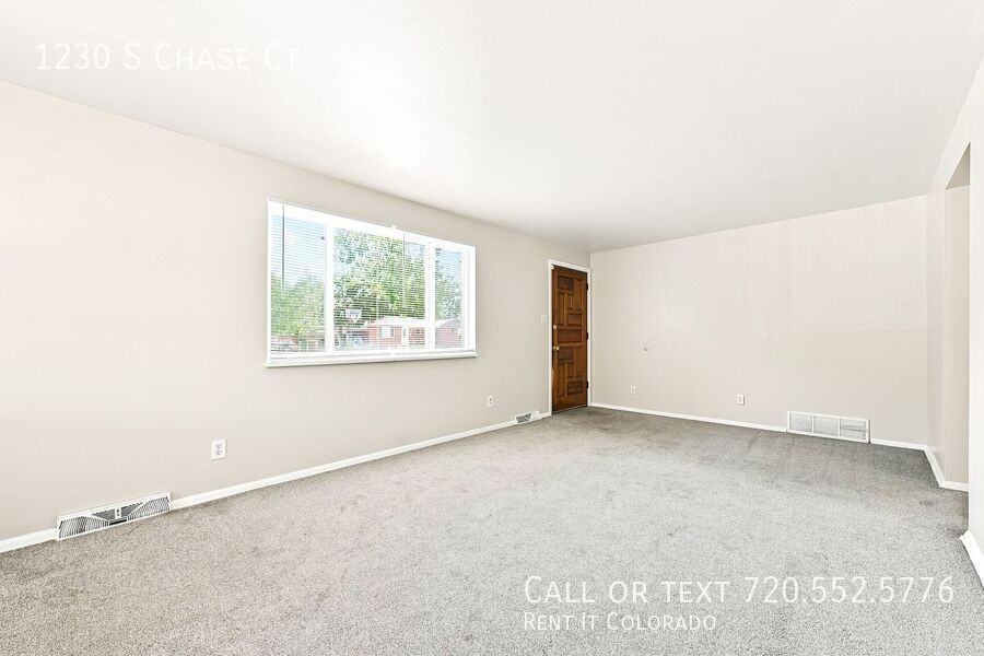 1230 S Chase Ct - Photo 2 of 22