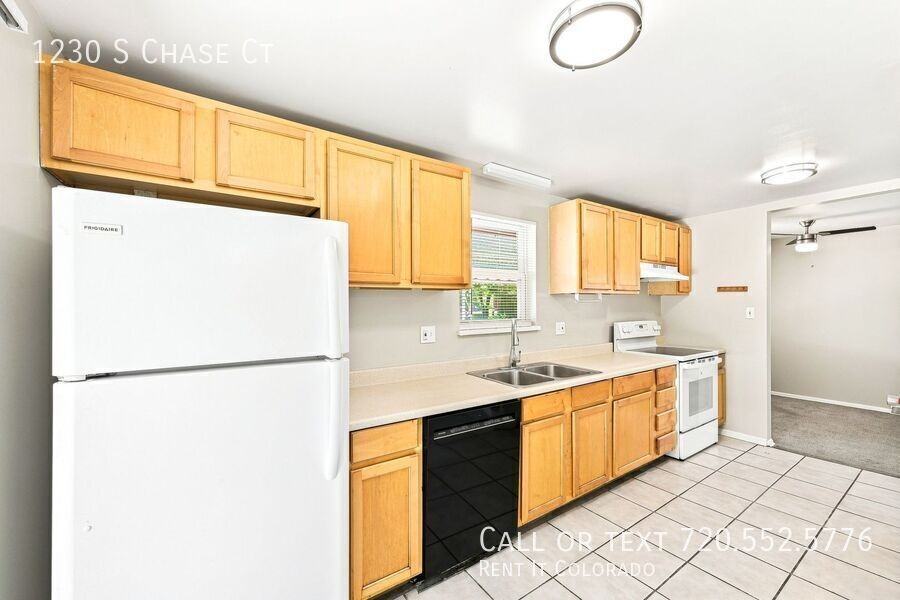 1230 S Chase Ct - Photo 5 of 22