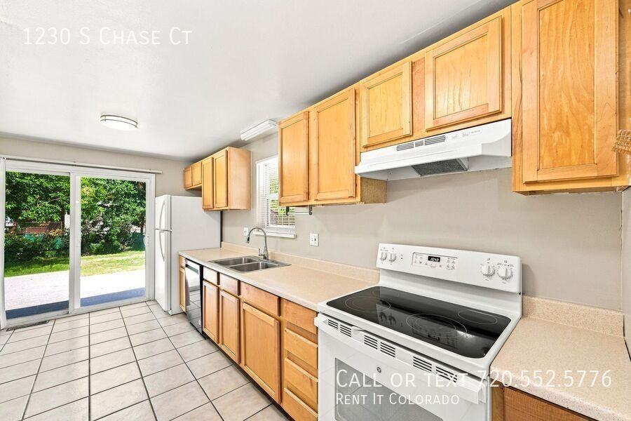 1230 S Chase Ct - Photo 7 of 22