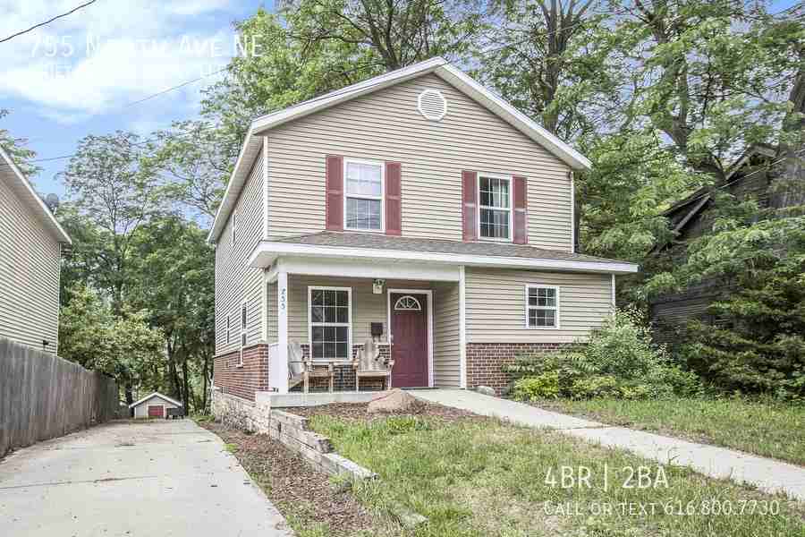 755 North Ave Ne - Photo 2 of 25