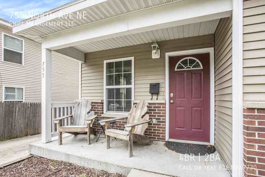 755 North Ave Ne - Photo 3 of 25