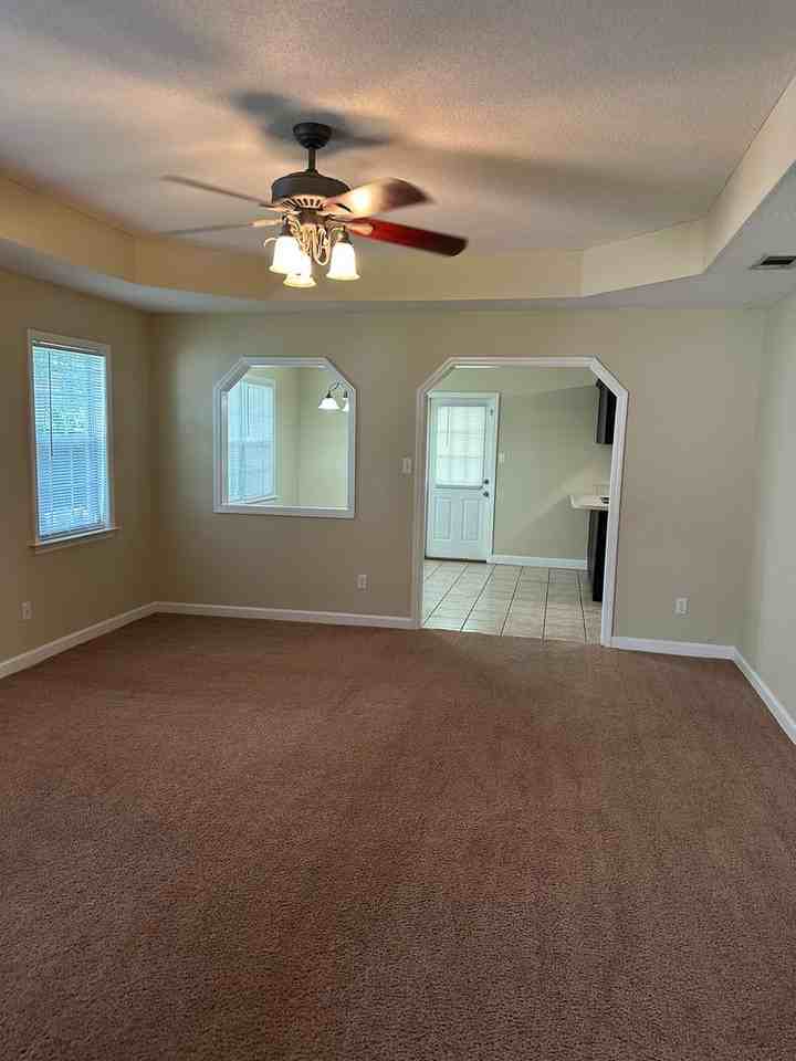 4075 Chadwyck Dr - Photo 3 of 12