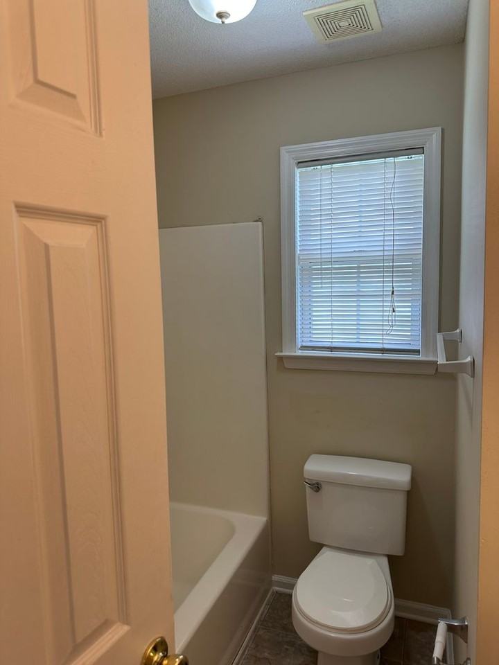 4075 Chadwyck Dr - Photo 7 of 12