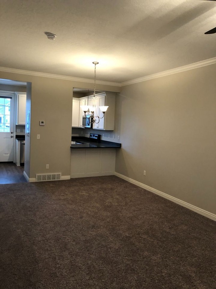 1006 W 500 S - Photo 2 of 13