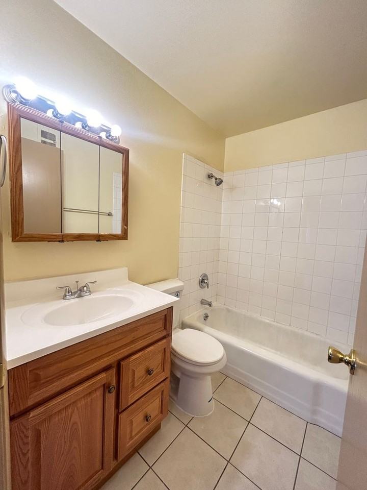 2929 E Adams Ave #7 - Photo 3 of 5