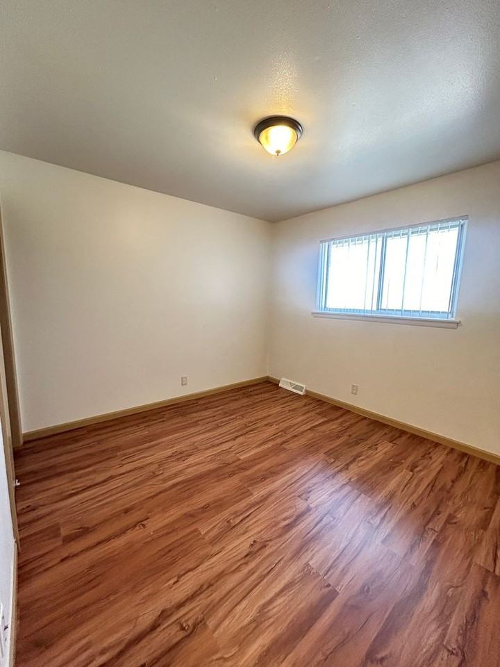 2929 E Adams Ave #7 - Photo 4 of 5