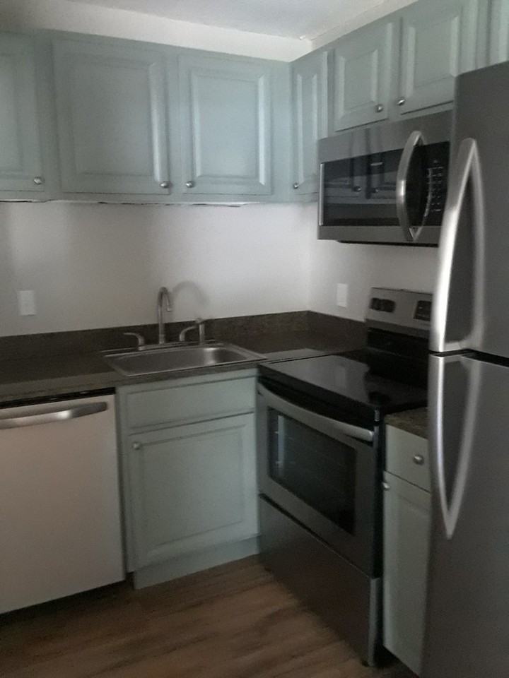 2541 N Alafaya Trl - Photo 7 of 10