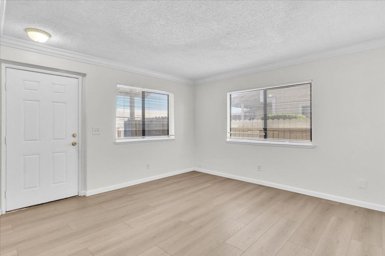 8922 I Ave - Photo 4 of 19