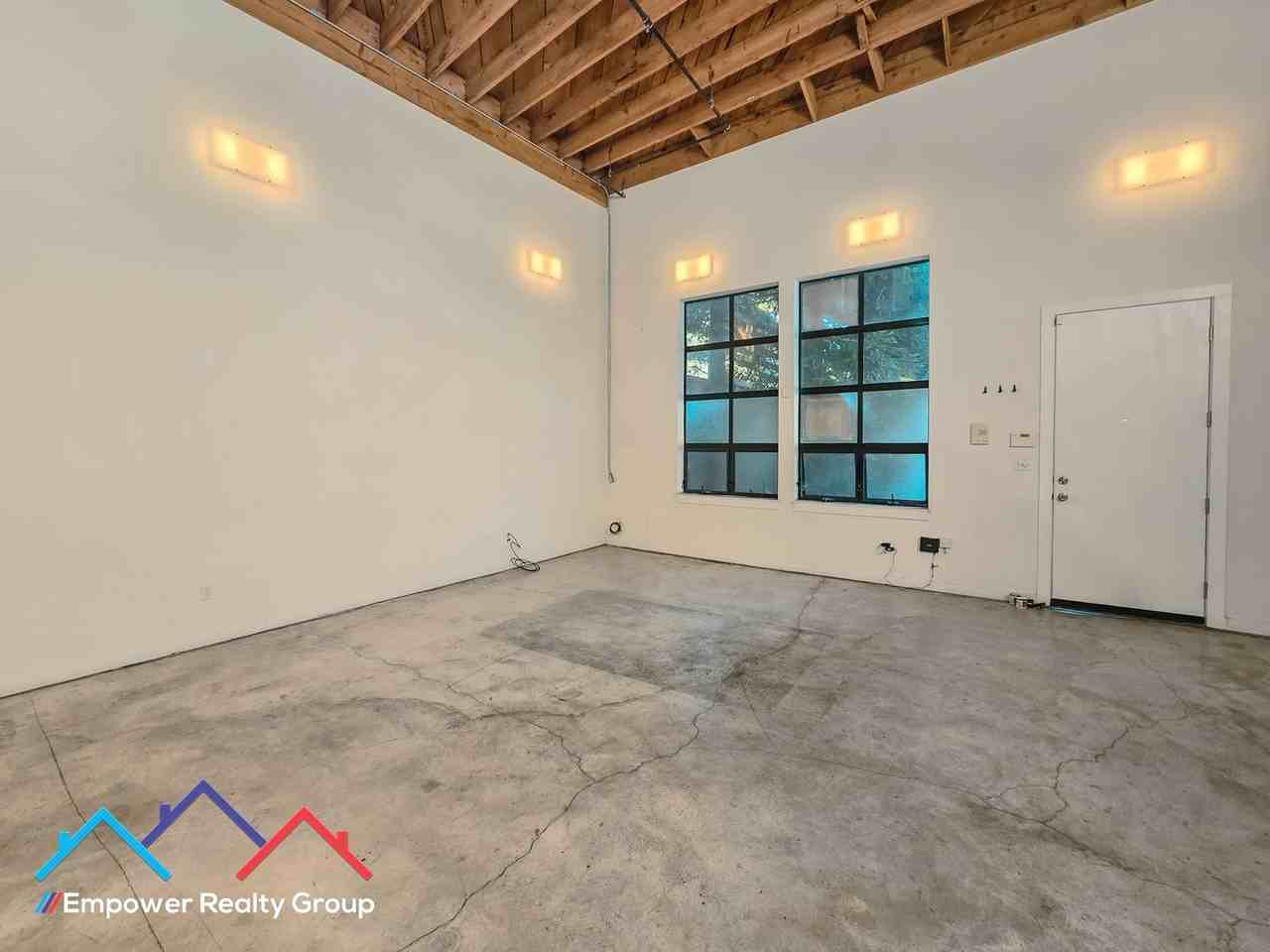 1510 32nd St #1 - Photo 3 of 16