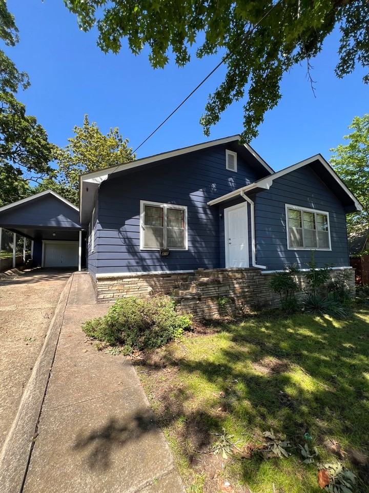 416 W Shawnee St - Photo 2 of 12