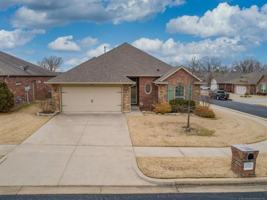 featured image of 10724 Masters Cir