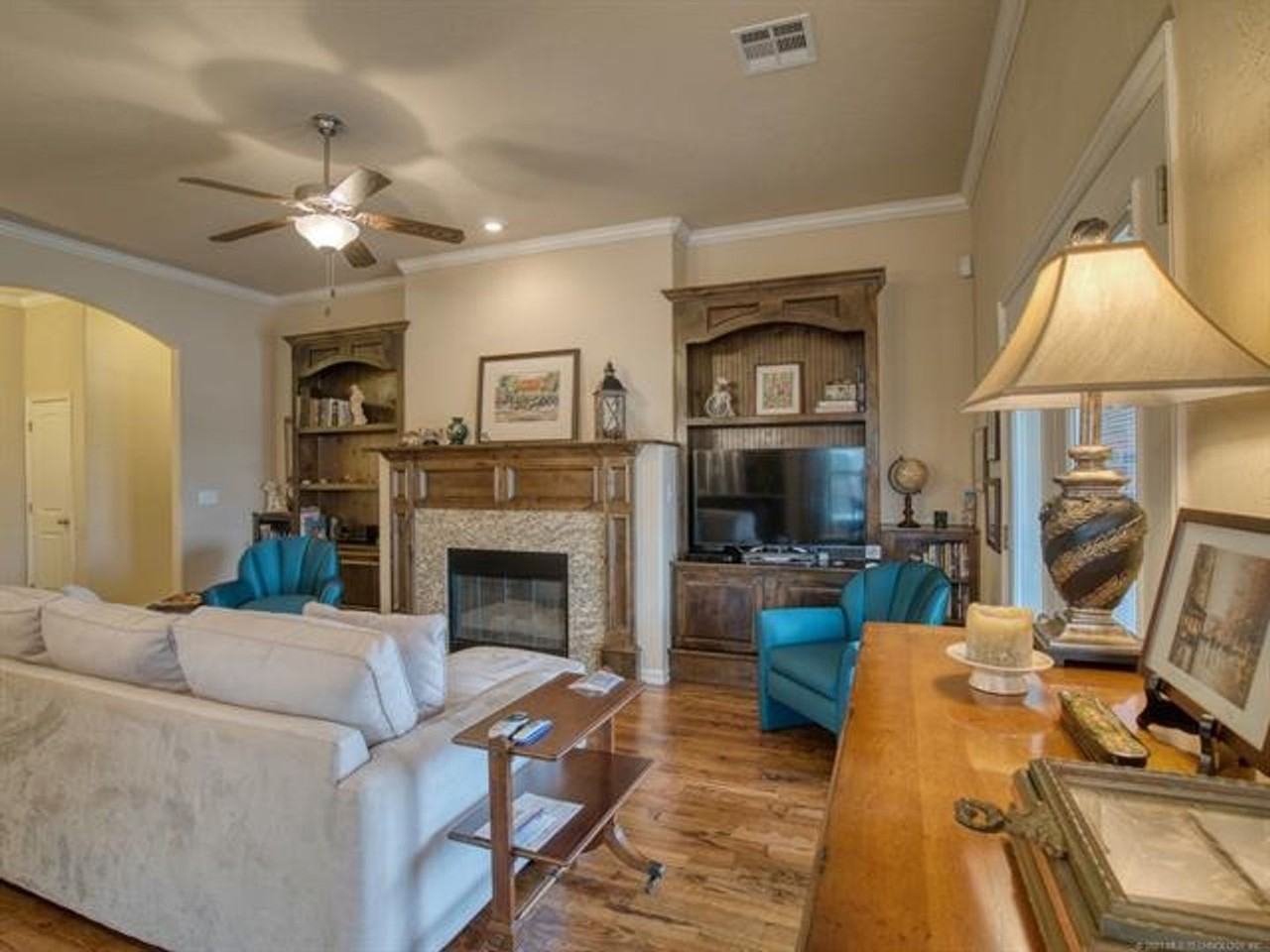 10724 Masters Cir - Photo 6 of 26