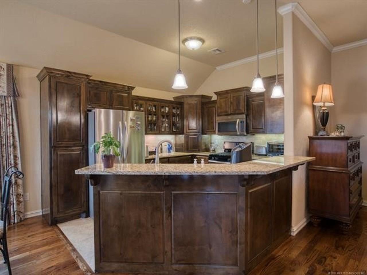 10724 Masters Cir - Photo 7 of 26