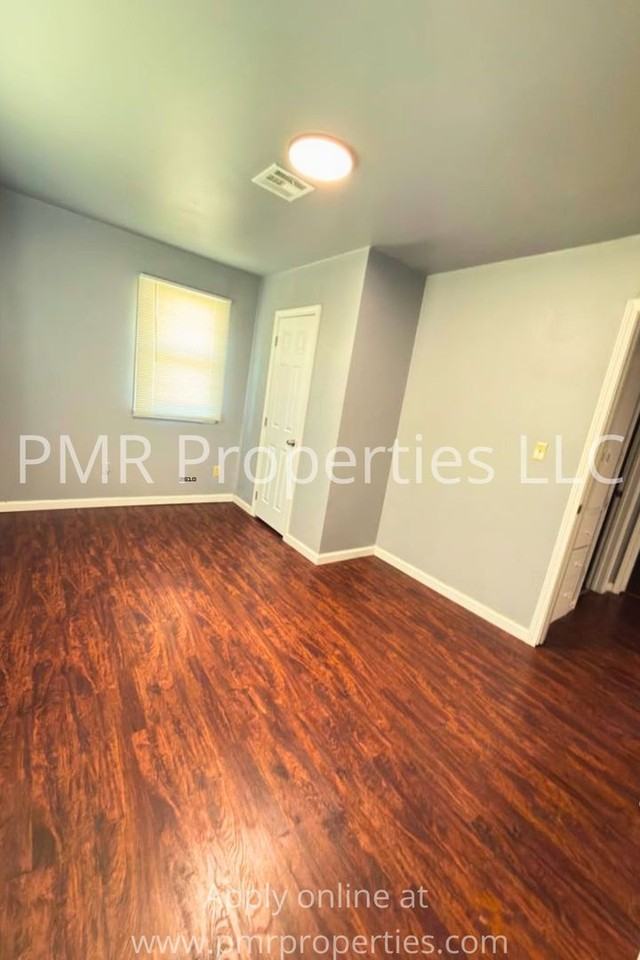 1407 Nw Lake Ave - Photo 7 of 10