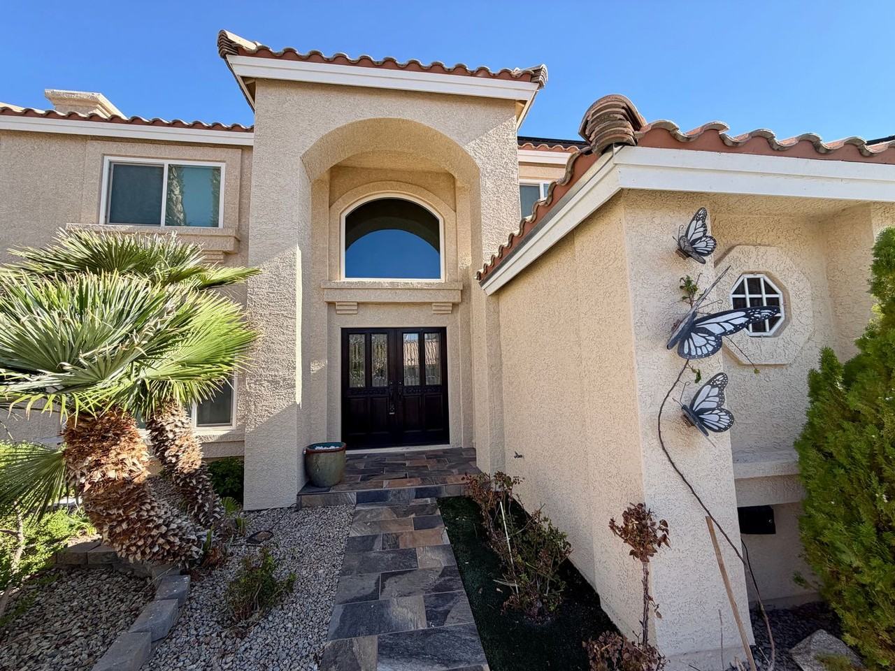 1538 Roughrider Cir - Photo 2 of 31