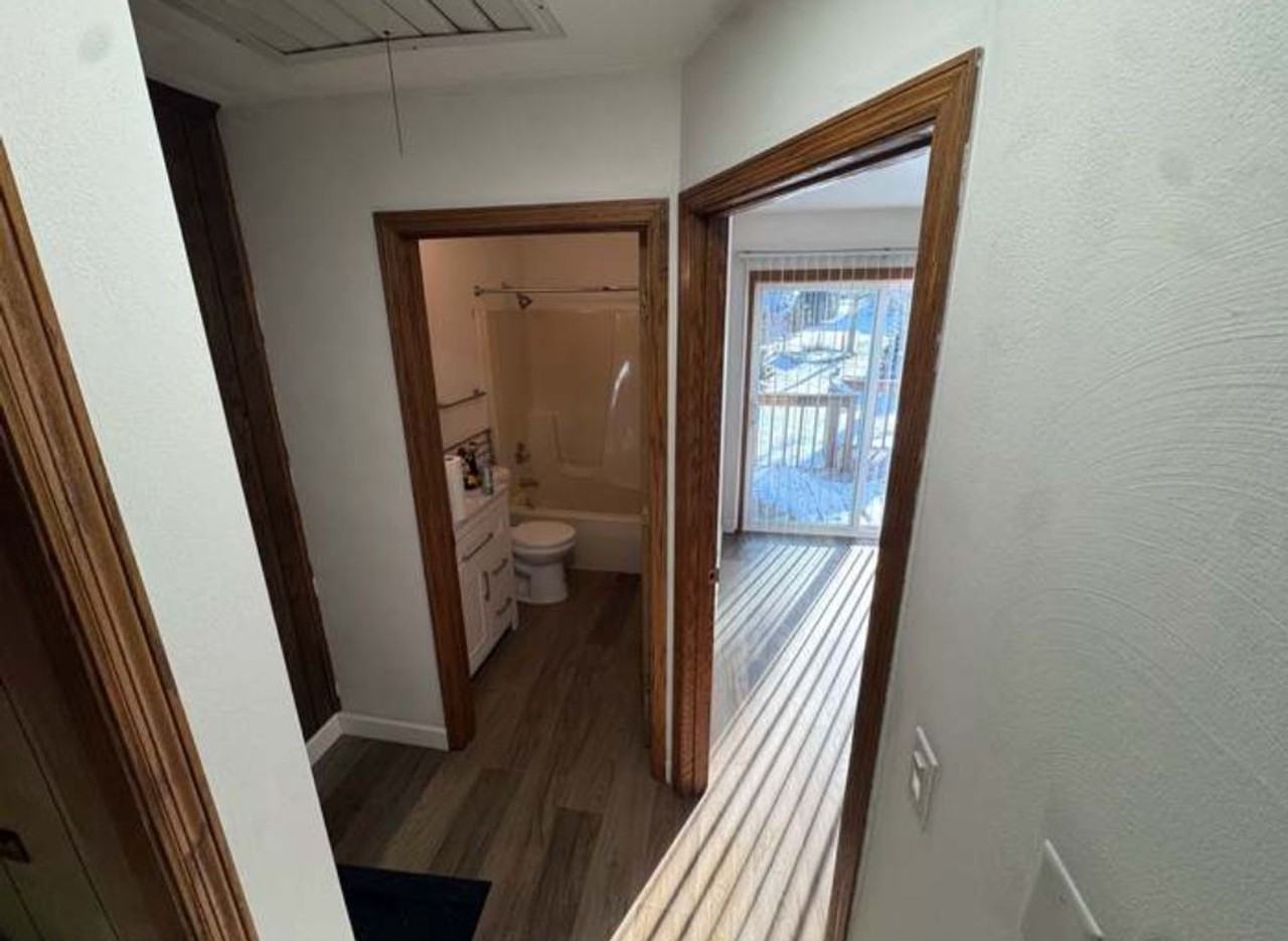 926 Parkview Dr - Photo 4 of 5