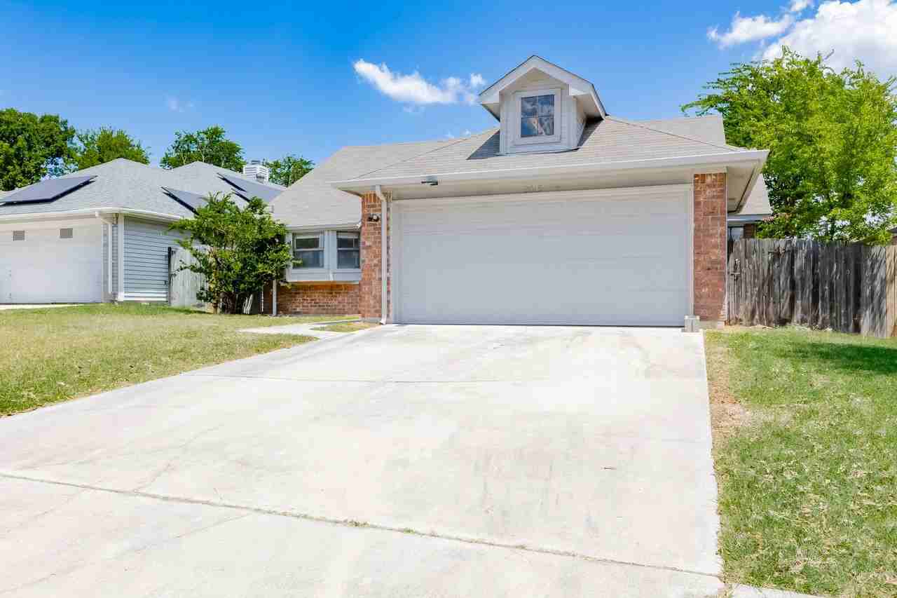 2015 Newton Dr - Photo 3 of 36